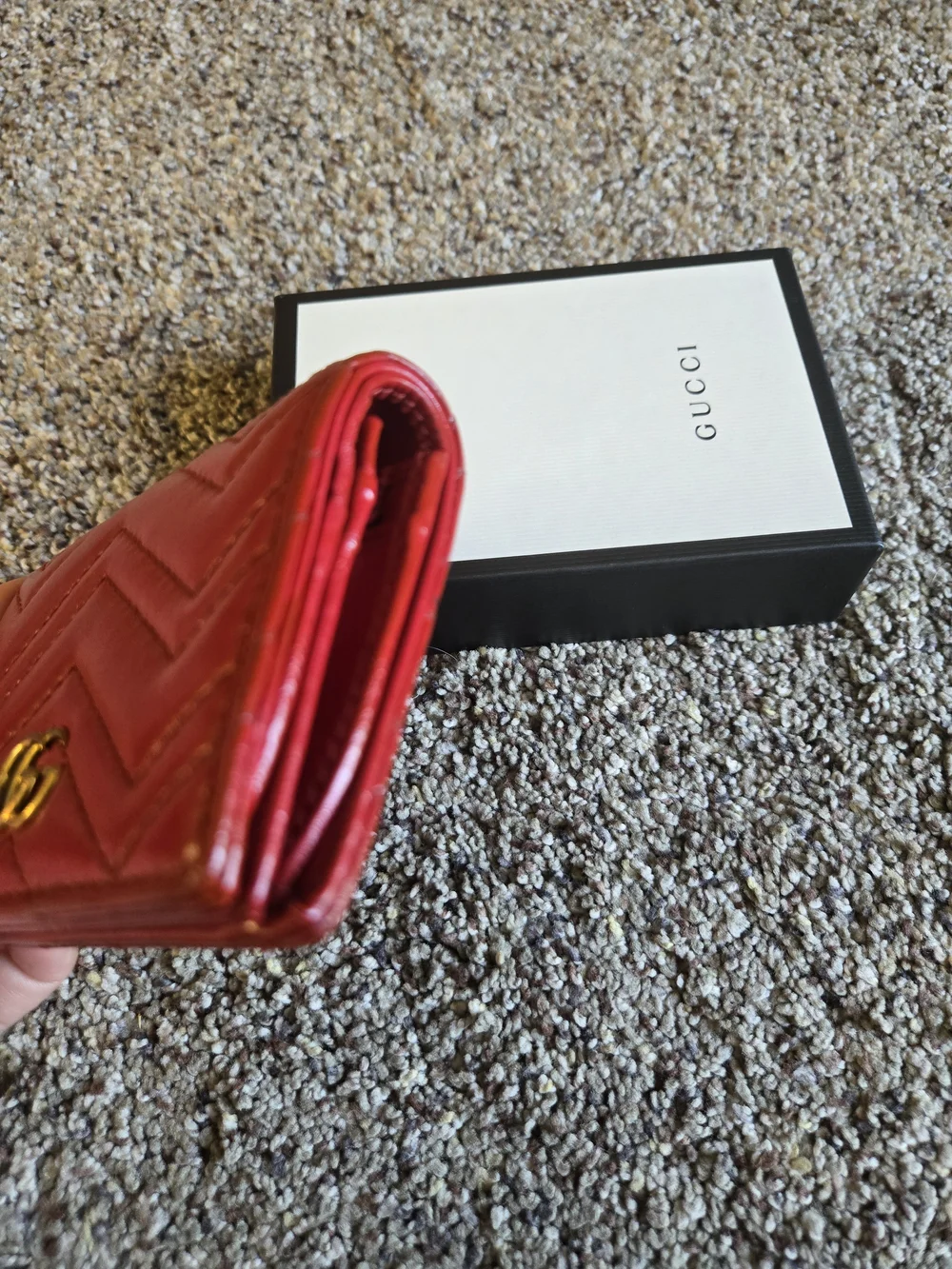 Gucci Red Quilted Leather Compact Wallet with Gold Double G - Picture 6 of 9
